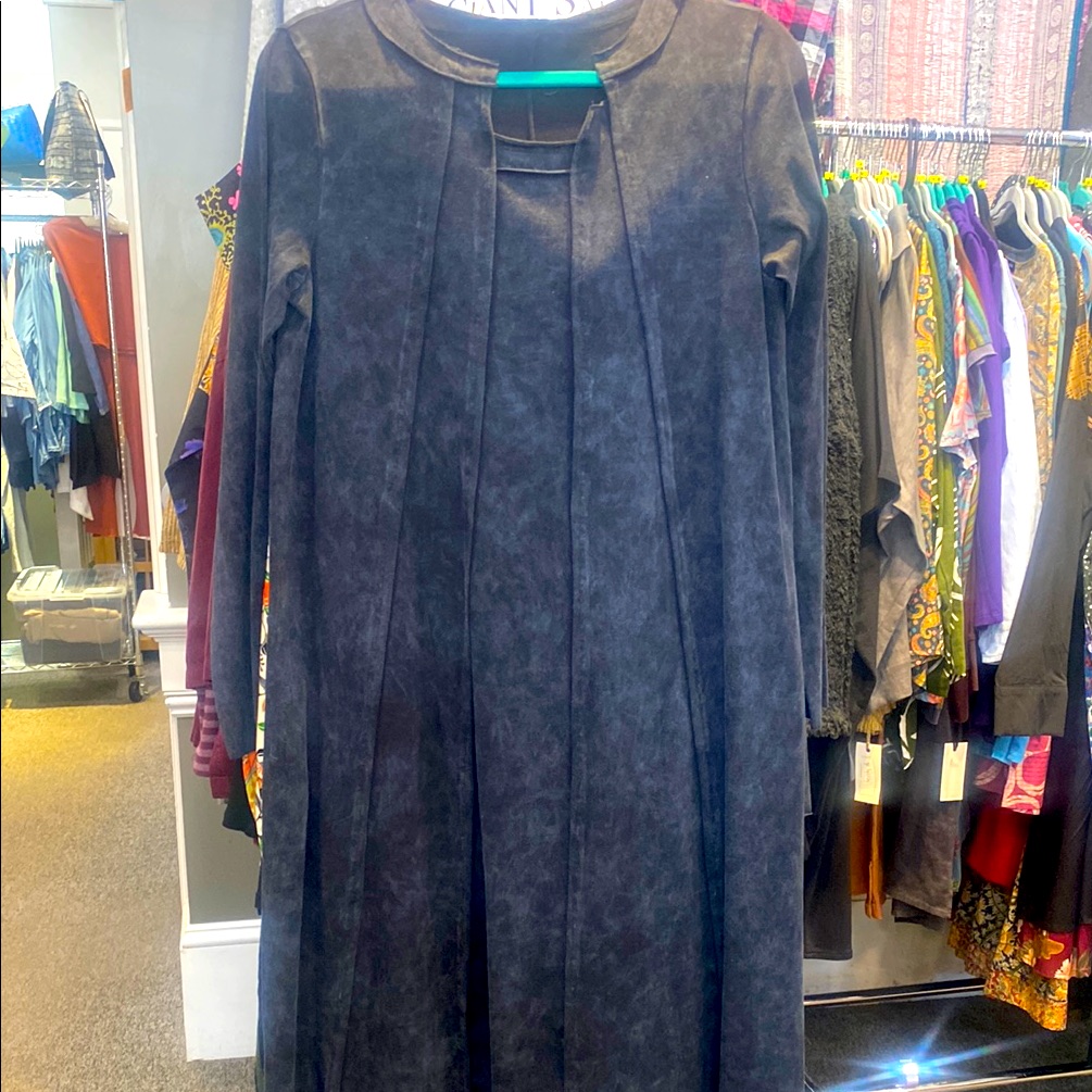 Luukaa..Chic Black Long Sleeve Dress.Nwts